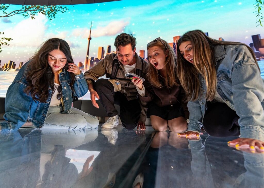 Best of Toronto Small-Group Tour with CN Tower and Boat Cruise