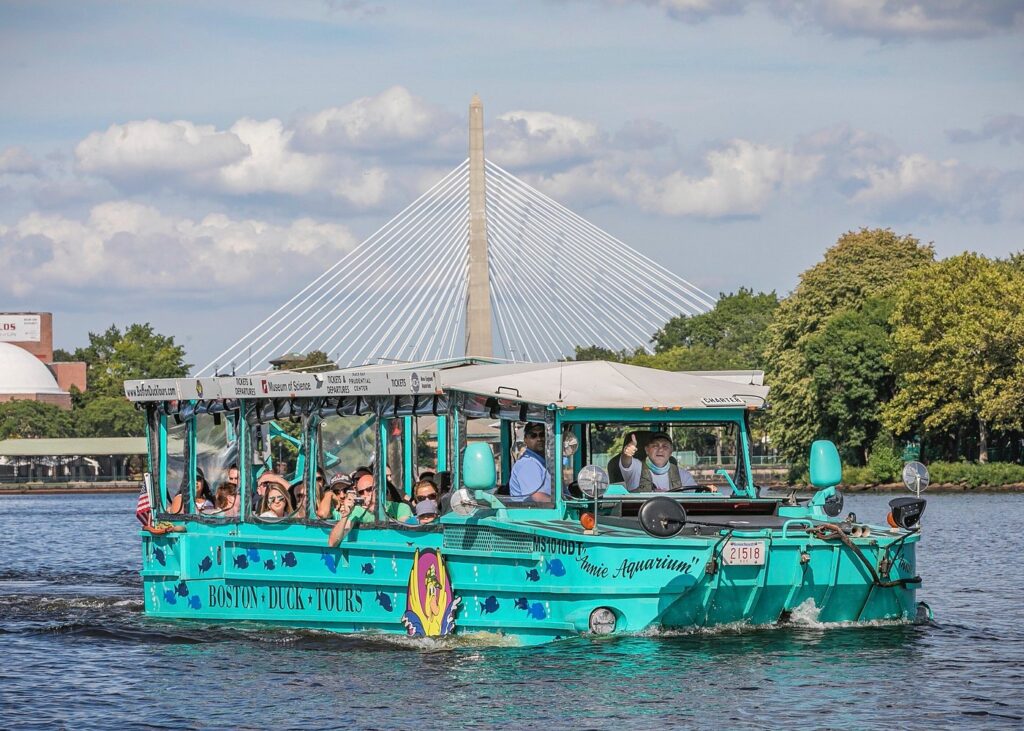 Boston Duck Boat Sightseeing City Tour with Charles River Cruise