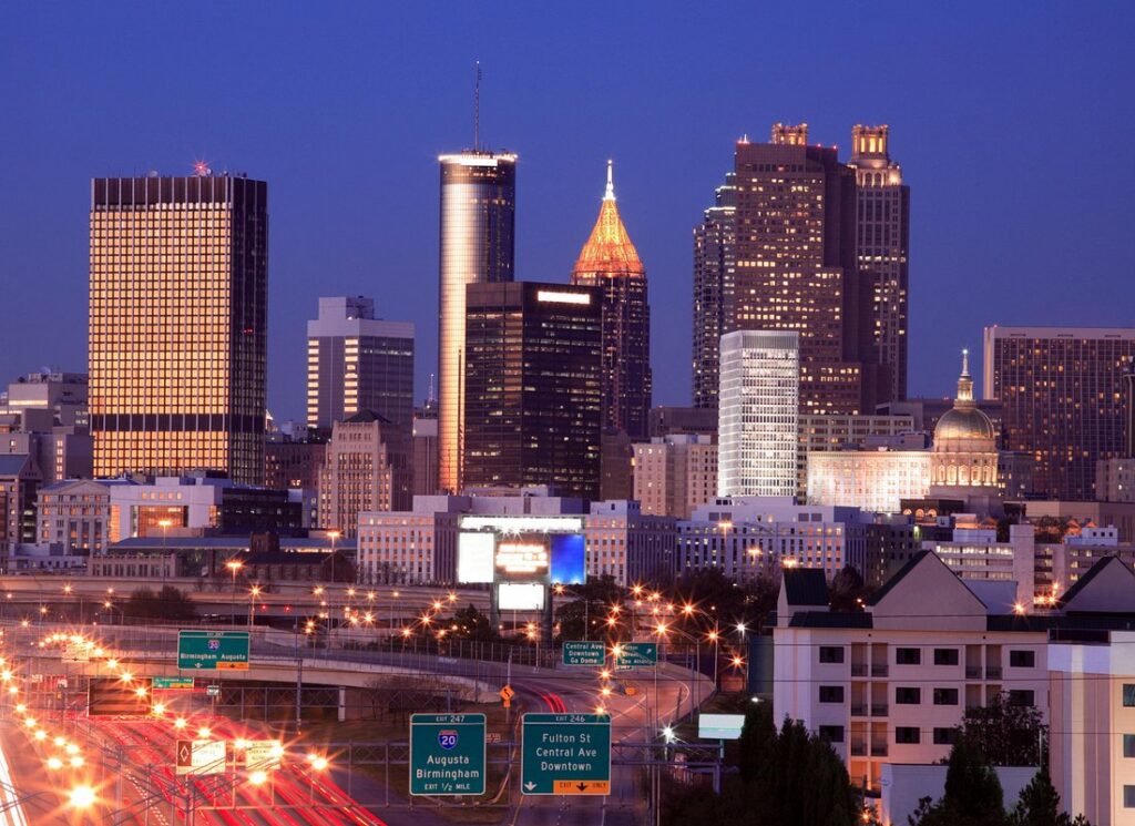 City Lights Atlanta Night-Time Bus Tour with Photos & Dinner Stop