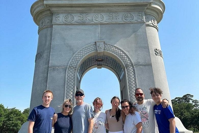 Houston Sightseeing Tour: 2.5-Hour Air-Conditioned City Tour