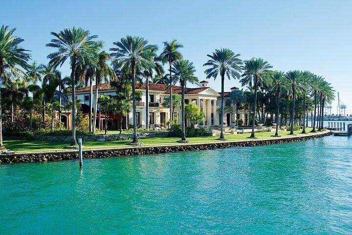 Miami Biscayne Bay Sightseeing Boat Tour (Rich and Famous)