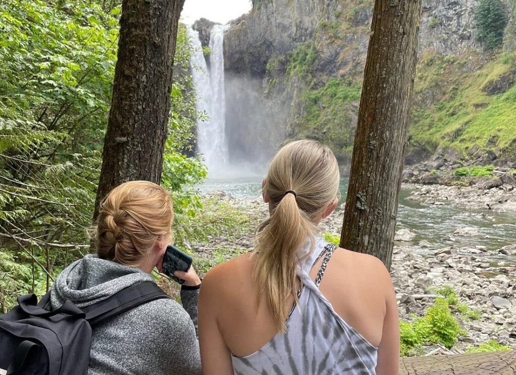 Snoqualmie Falls and Wineries Tour from Seattle