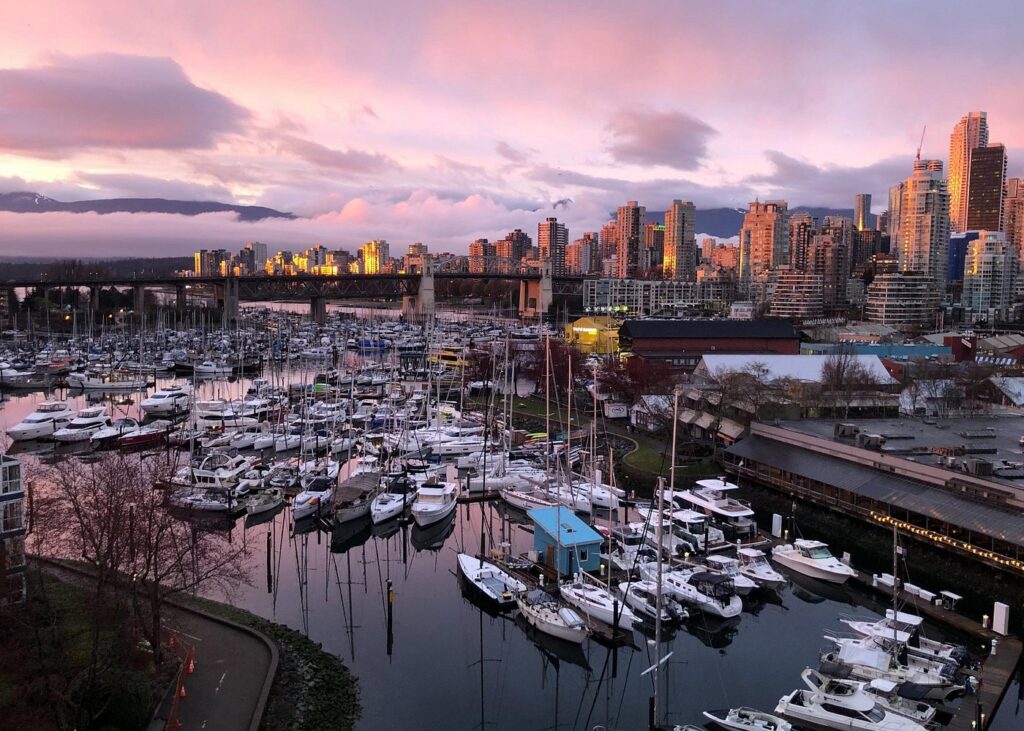Vancouver City Sightseeing: Capilano Suspension Bridge & Vancouver Lookout
